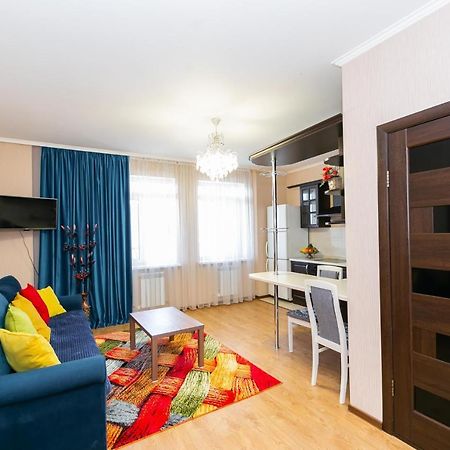 В Promenade Expo квартира с романтическим видом Астана Екстер'єр фото