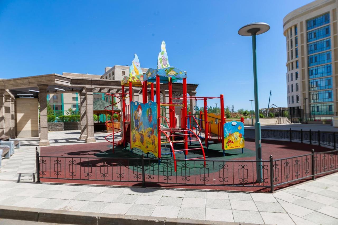 В Promenade Expo квартира с романтическим видом Астана Екстер'єр фото